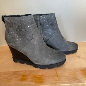 Sorel Joan Uptown Stud Bootie in Quarry 8.5